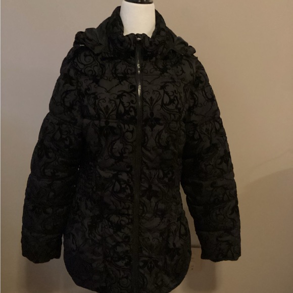 Black brocade-like jacket - Picture 1 of 8